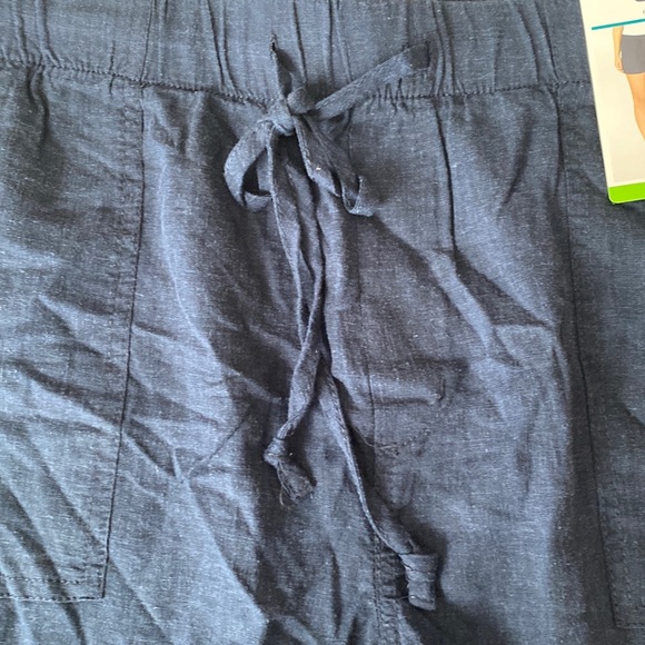 Seven7 blue “Laguna” soft linen blend shorts Size Large NWT - Picture 3 of 9